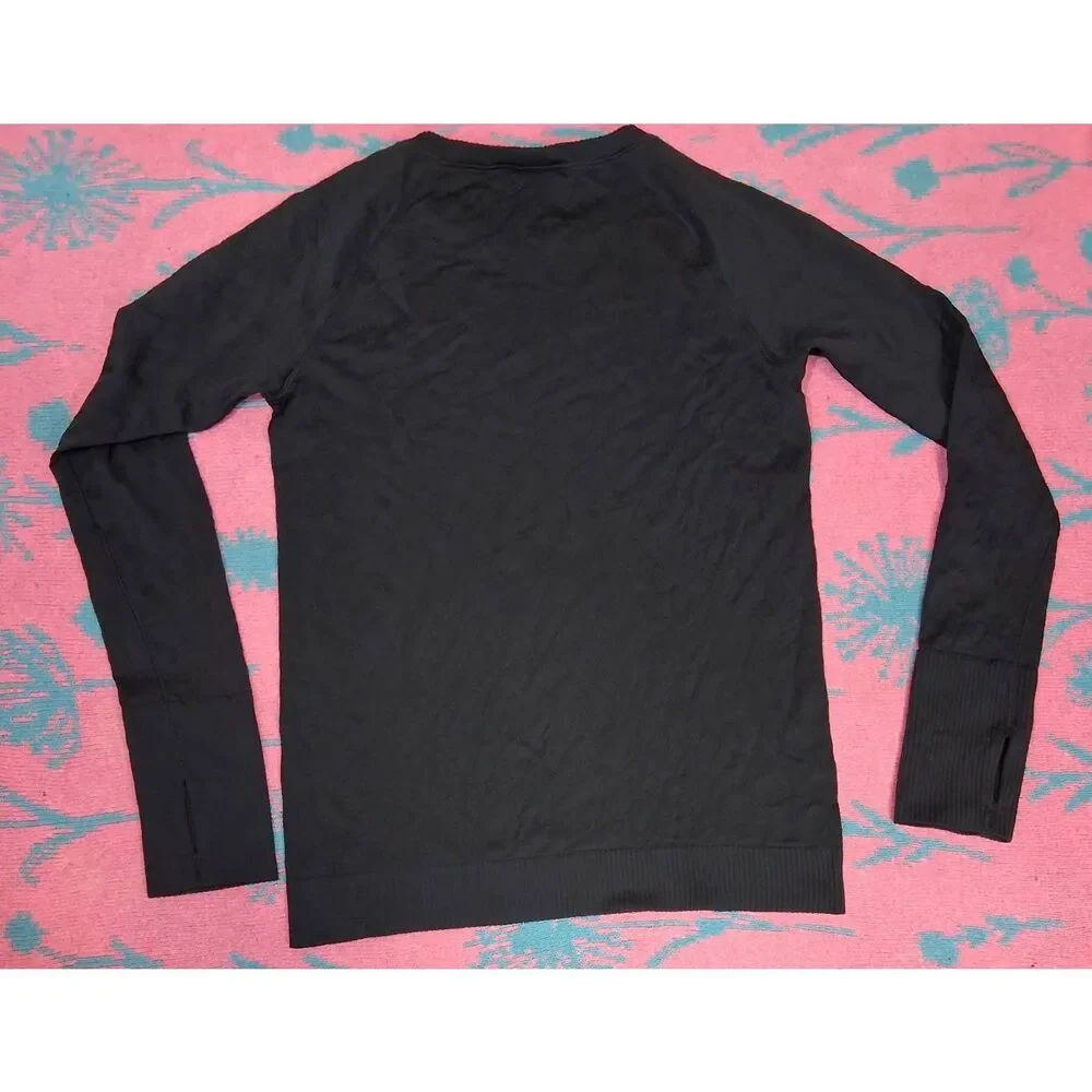 Lululemon womens size 8 black textured top black running longsleeve shirt